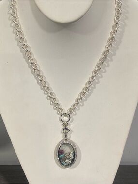 Origami Owl silver-tone floating charm living locket necklace